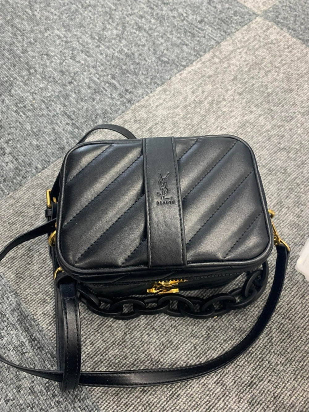 Saint Laurent Black Quilted Leather VANITY GWP (Novelty) - Picture 7 of 13